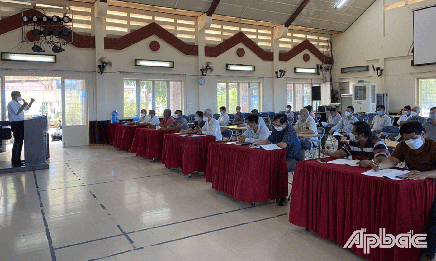 Khai giải lớp tập huấn nâng cao bonsai, cây cảnh.