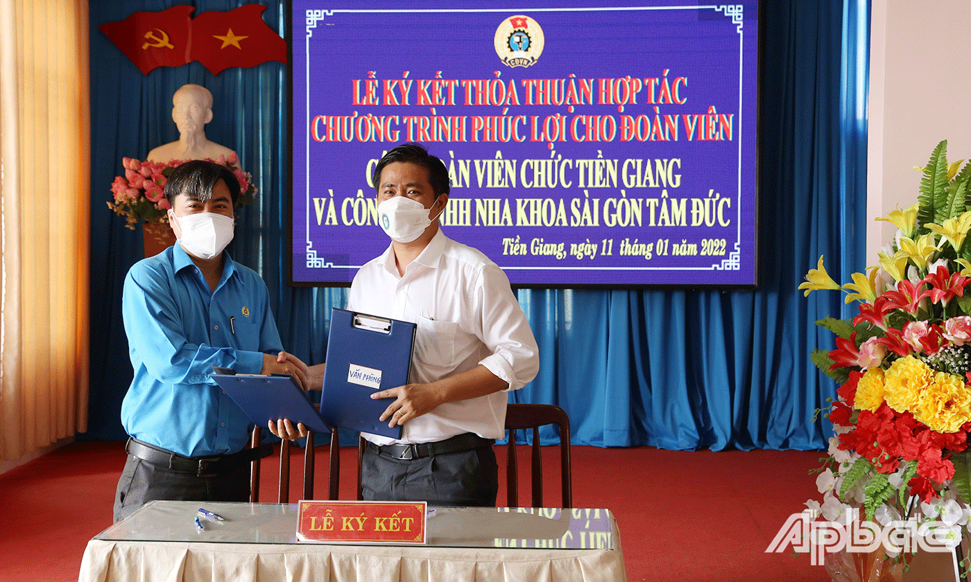Ký kết thỏa thuận chương trình phúc lợi.