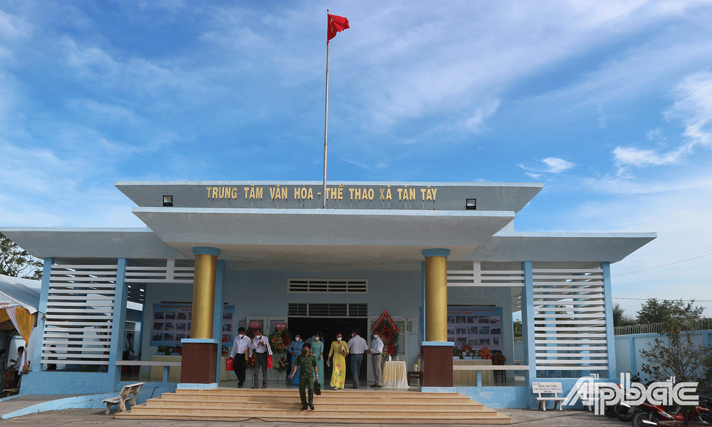 Trung tâm Văn hóa-Thể thao xã được xây dựng khang trang