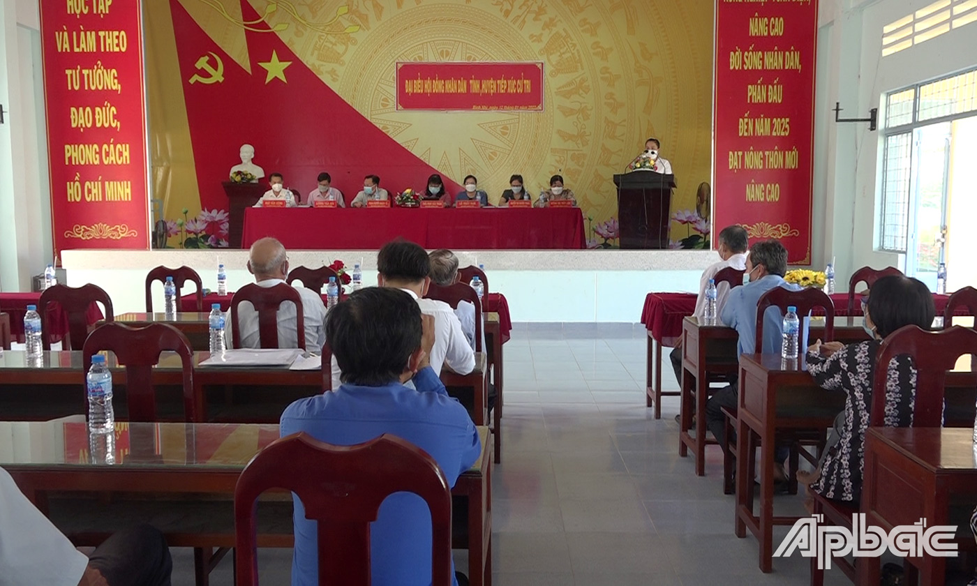 Quang cảnh buổi tiếp xúc