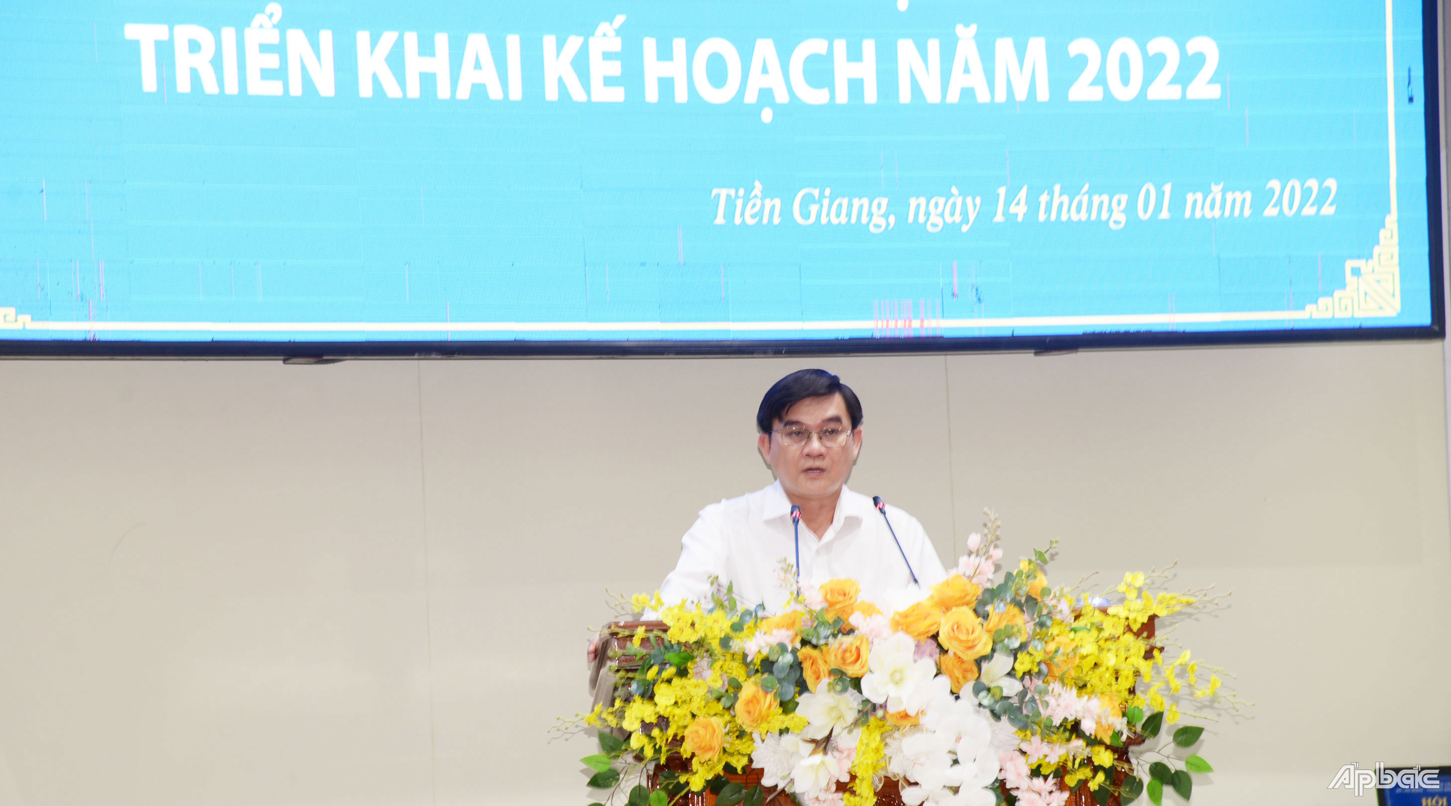 đồng chí Nguyễn Văn Mười biểu dương và ghi nhận những đóng góp và kết quả đạt được của ngành LĐTB&XH trong năm vừa qua.