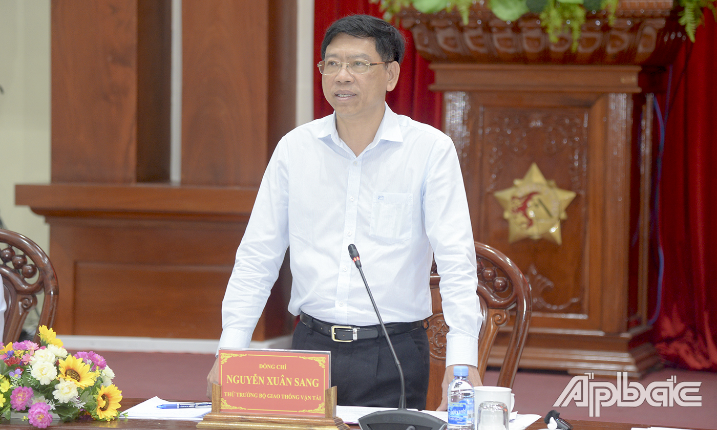 Thứ trưởng Bộ GTVT Nguyễn Xuân Sang phát biểu tại buổi làm việc.