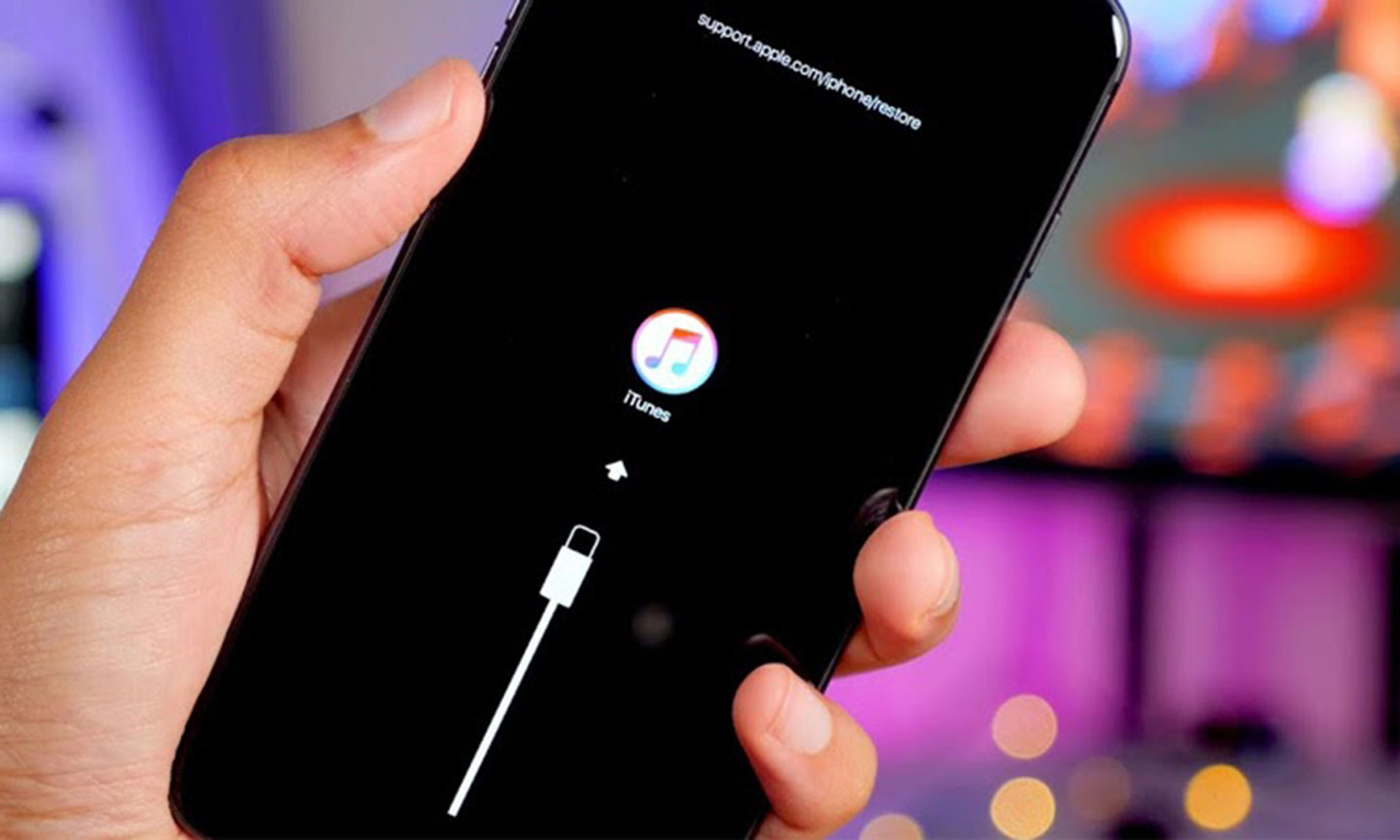 Khôi phục cài đặt gốc khi màn hình iPhone bị đen mà vẫn có tiếng.