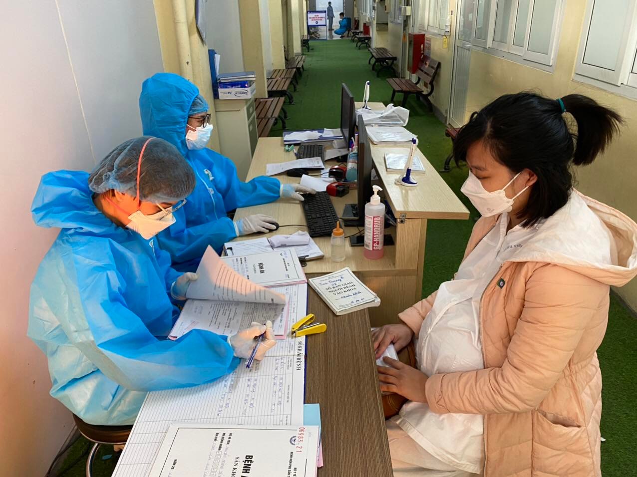Bệnh viện Phụ sản Trung ương luôn đảm bảo khám chữa bệnh cho người bệnh là các sản phụ.