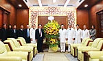 Đồng chí Nguyễn Trọng Nghĩa thăm, chúc mừng đội ngũ y, bác sĩ, nhân viên y tế nhân Ngày Thầy thuốc Việt Nam 27/2