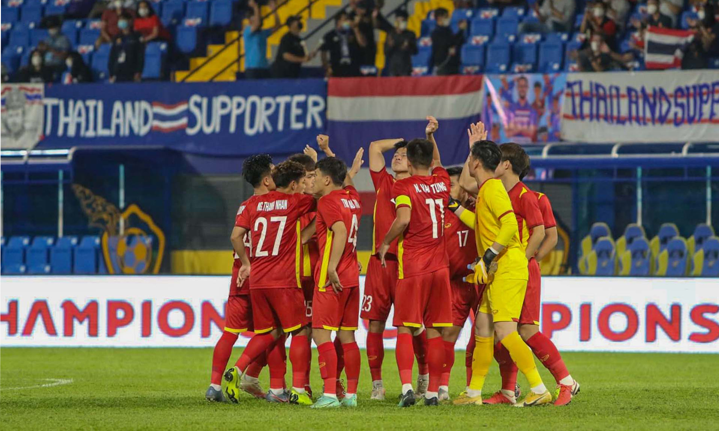 Các cầu thủ U23 Việt Nam ăn mừng bàn thắng phút 29 của Trung Thành. (Ảnh: VFF)