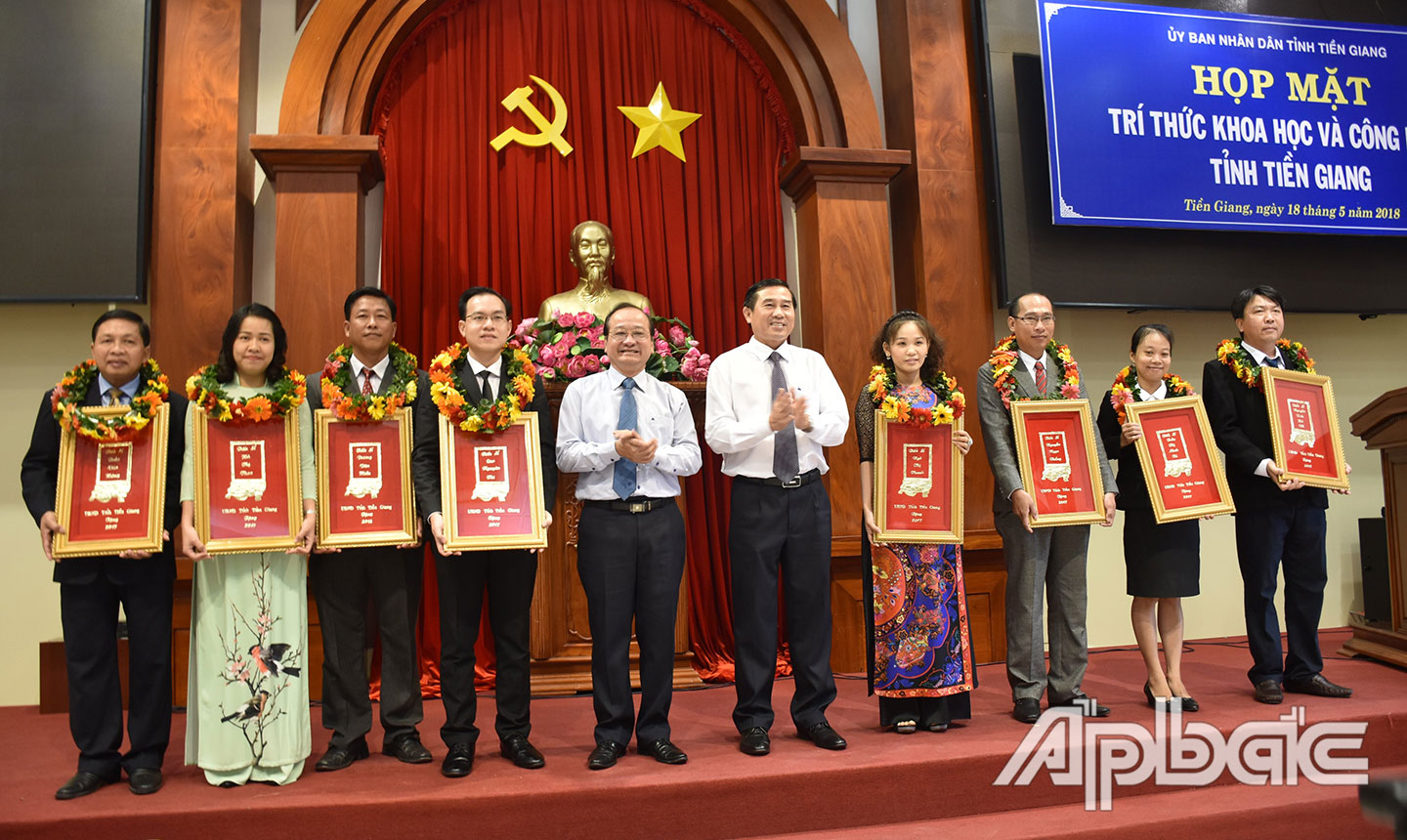 UBND tỉnh Tiền Giang vinh danh “Trí thức KHCN tiêu biểu” năm 2018.
