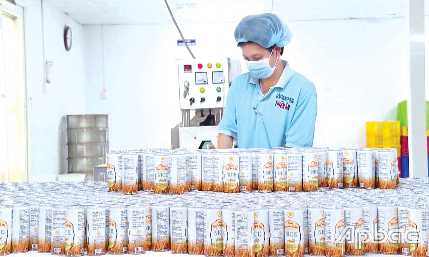 Sản phẩm đông trùng hạ thảo Thiên Ân và gạo đặc sản VD20 Gò Công đạt OCOP 4 sao.