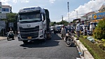 Xe đầu kéo va chạm xe máy trên Quốc lộ 1, bé gái tử vong thương tâm