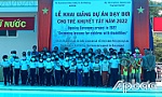 TP. Mỹ Tho: Dạy bơi cho trẻ khuyết tật
