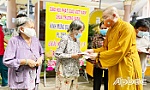 TP. Mỹ Tho: 130 hộ nghèo và cận nghèo phường 2 được tặng quà dịp 30-4