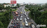 Xe đổ về miền Tây tăng cao, nhiều nơi bị ùn ứ kéo dài