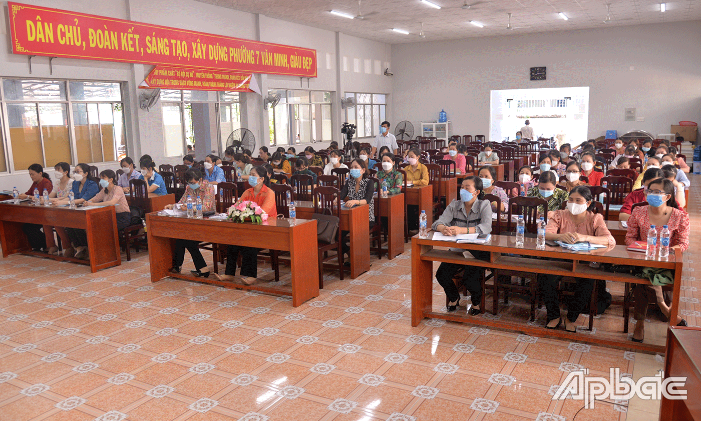 Quang cảnh buổi tập huấn tại cụm 2.