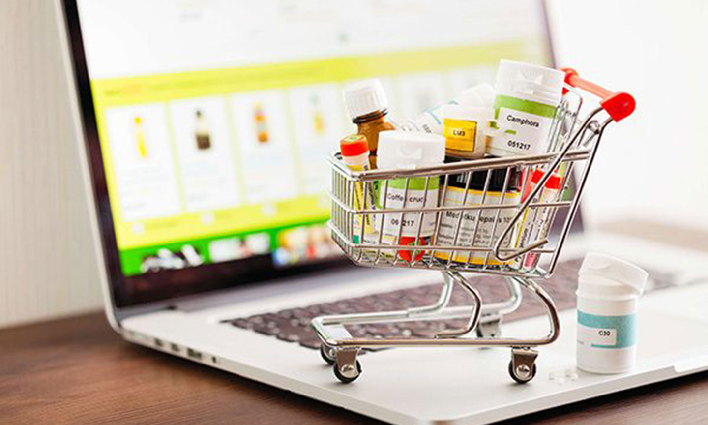 Trong sự lan tỏa của cách mạng 4.0, các nhà thuốc online mọc lên rầm rộ như một xu hướng tất yếu của thời đại.