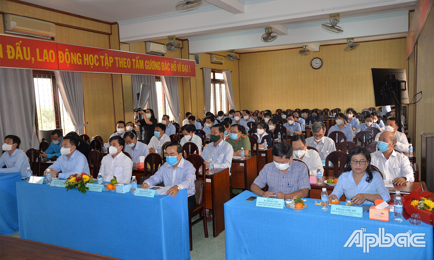 Đại biểu tham dự lễ 
