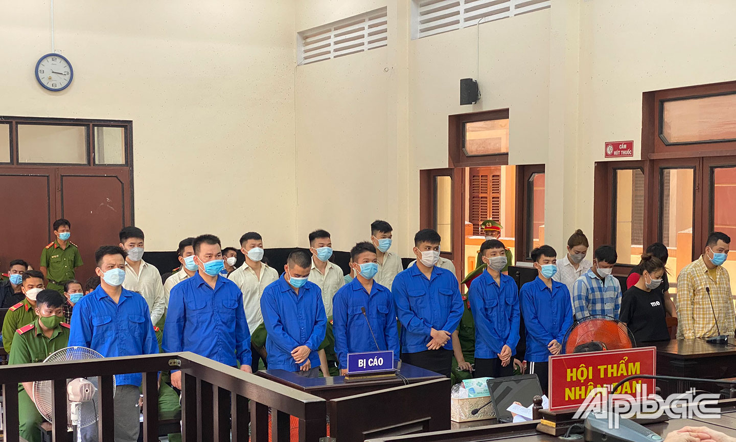 Các bị cáo tại HĐXX.