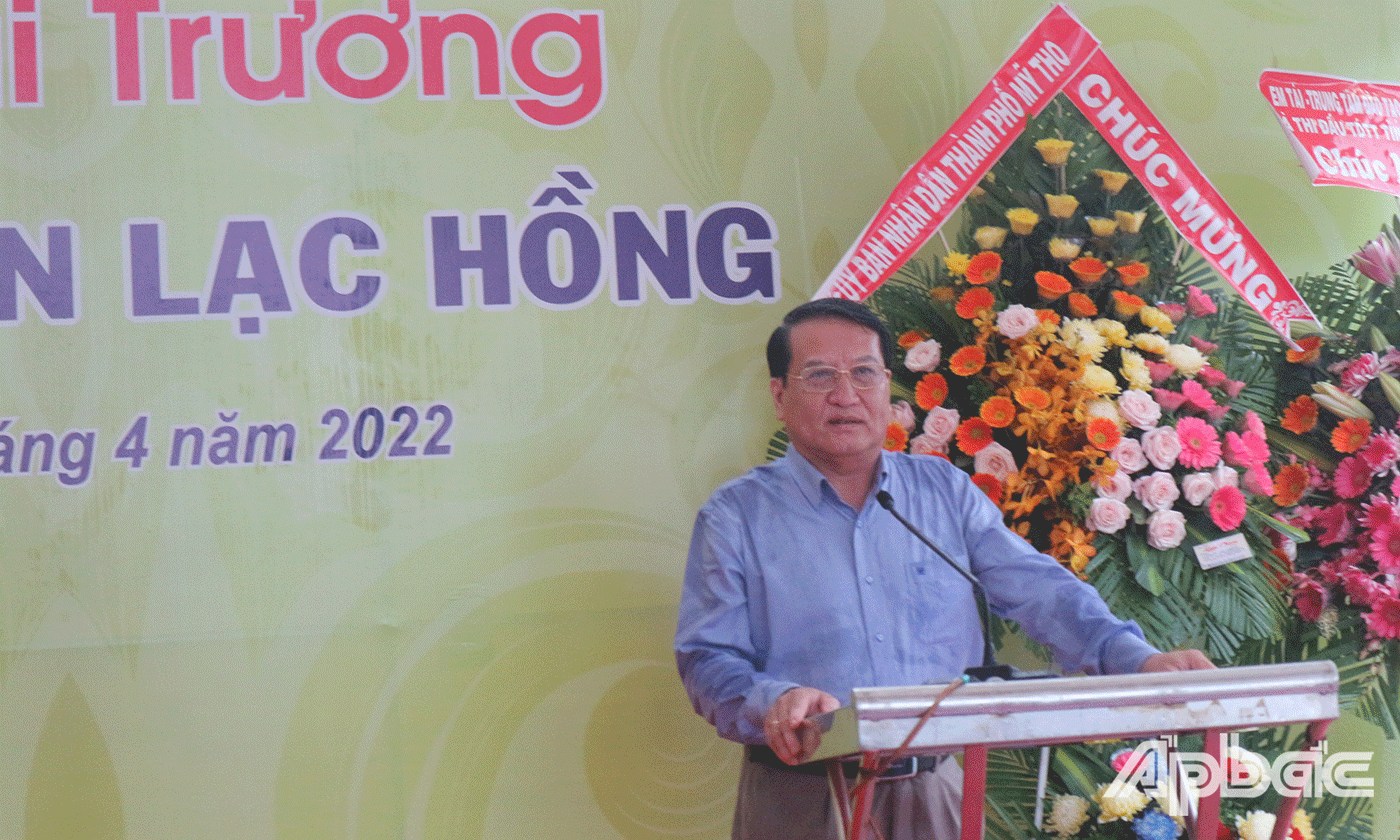 Phó Chủ tịch UBND tỉnh Tiền Giang Phạm Văn Trọng phát biểu chúc mừng khách sạn Lạc Hồng khai trương
