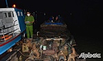 Bắt quả tang 2 phương tiện khai thác cát trái phép