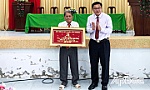 Huyện Tân Phước: Trao Huy hiệu Đảng đợt 19-5