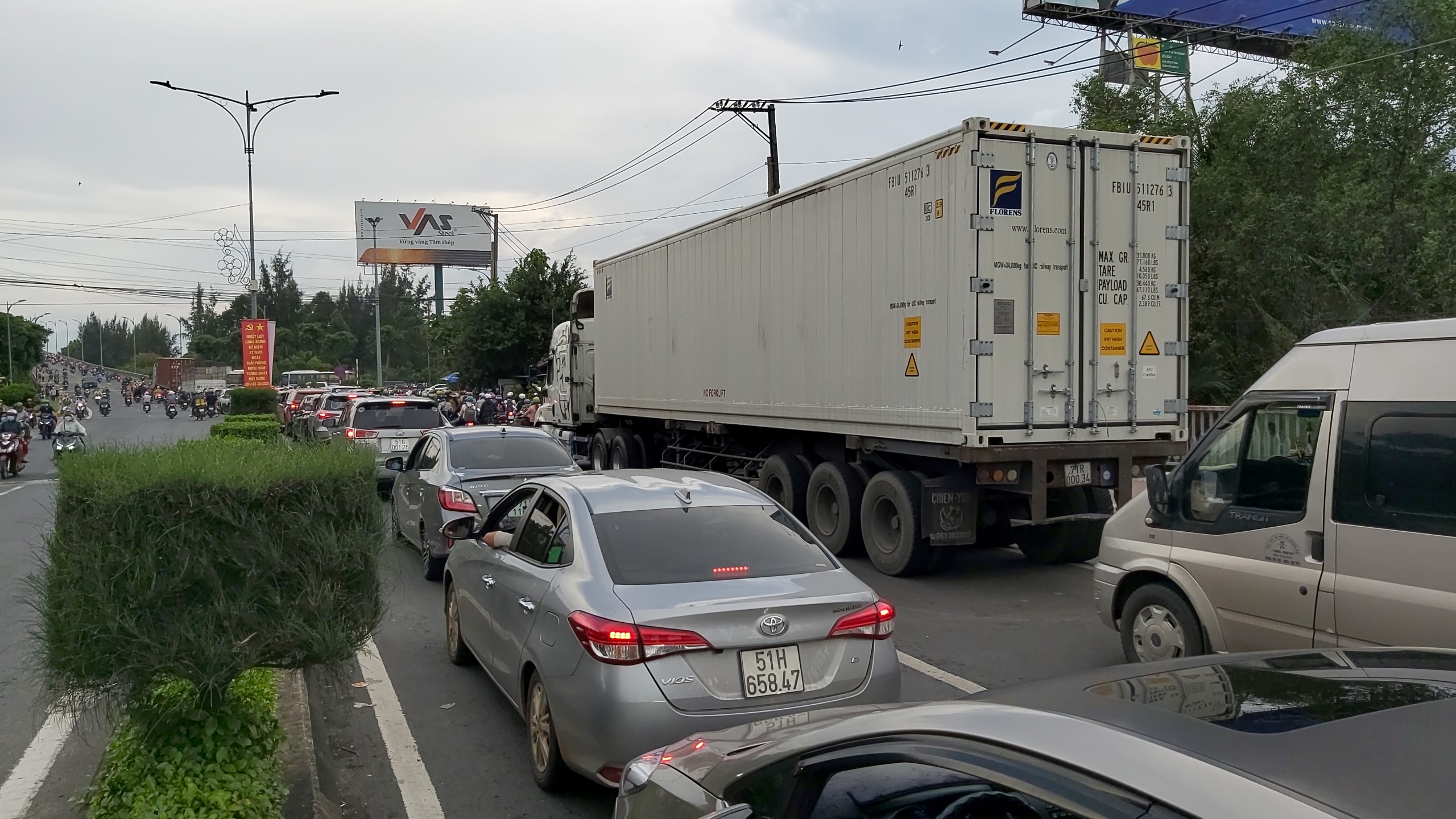Tai nạn làm kẹt xe kéo dài