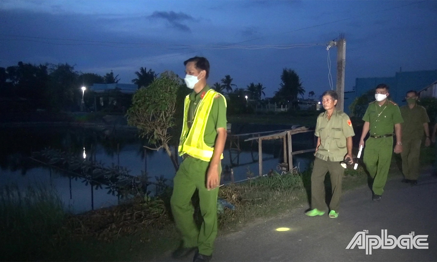 Tăng cường kiểm soát người dân ra vào địa phương