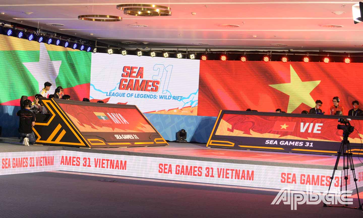 Các sàn đấu của E-sport được thiết kế hoành tráng và đẹp mắt.