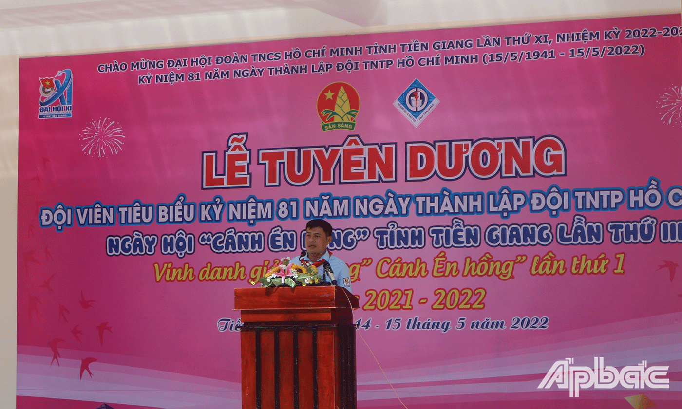 đồng chí Nguyễn Quang Minh Bí Thư Tỉnh Đoàn, Chủ tịch Hội Đồng tỉnh phát biểu khai mạc Ngày hội Cánh én hồng