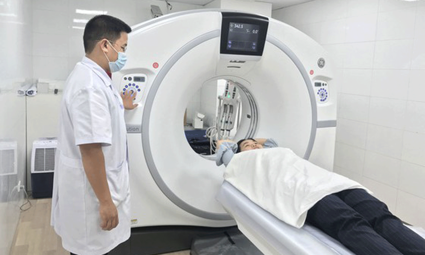 Người bệnh sử dụng các dịch vụ kỹ thuật từ thiết bị y tế mượn, đặt của doanh nghiệp tại bệnh viện đang gặp nhiều khó khăn về thanh toán BHYT 