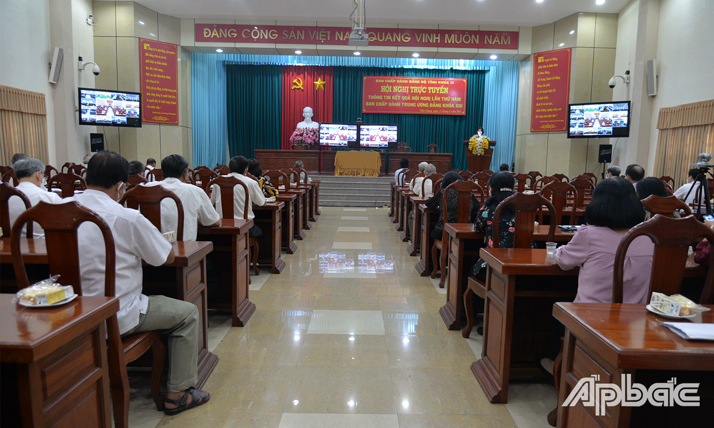 Hội nghị trực tuyến đến các điểm cầu huyện, xã toàn tỉnh.