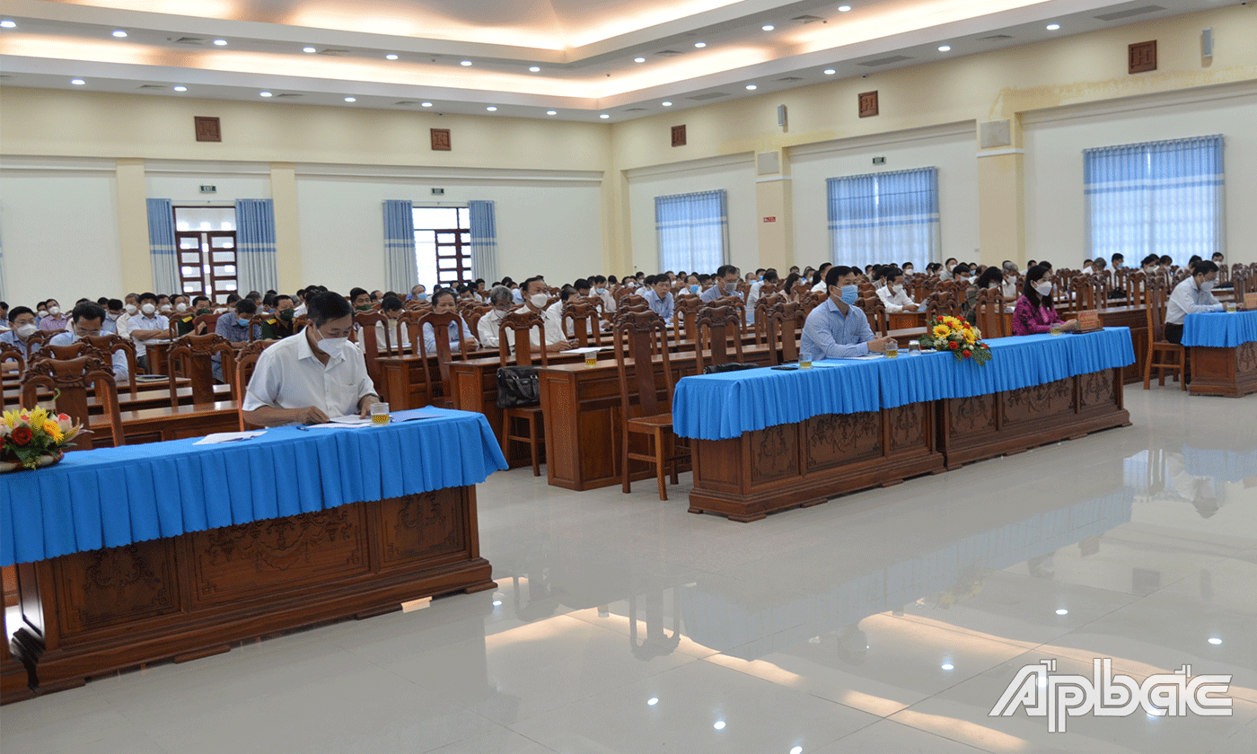 200 cán bộ, quản lý tham dự lớp bồi dưỡng (lớp thứ 2).