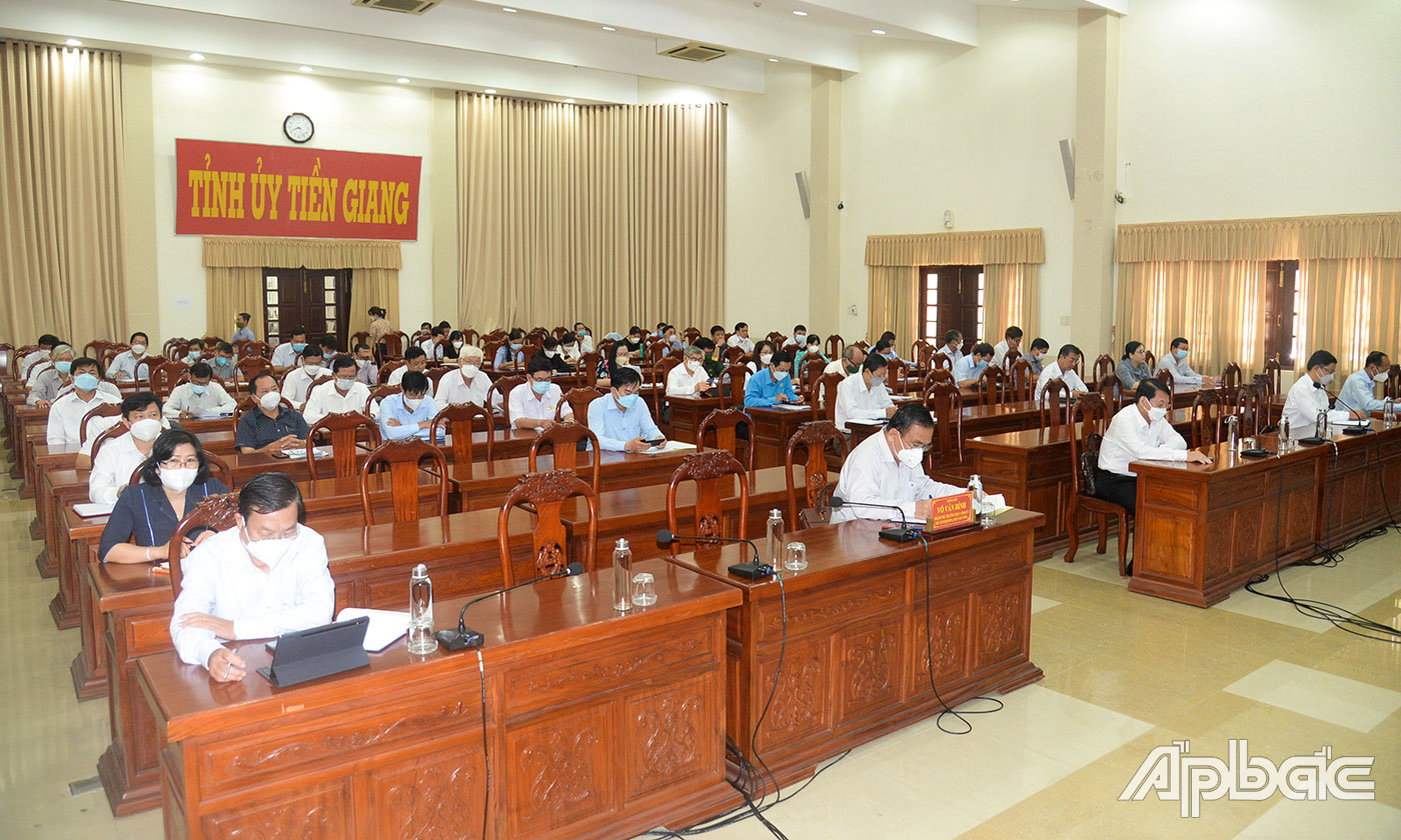 Đại biểu dự tại điểm cầu Tiền Giang.