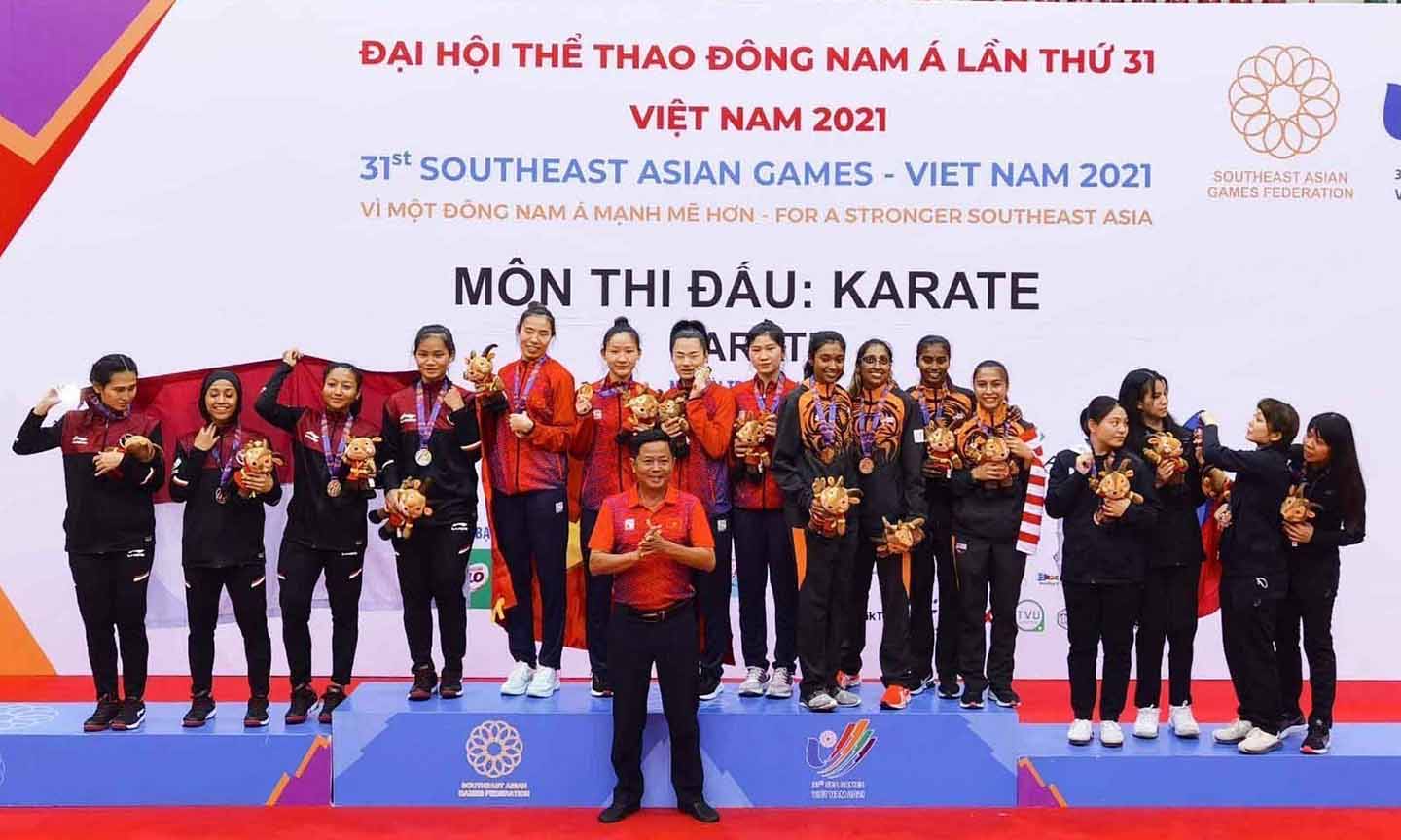 Các VĐV nữ bộ môn karatedo đã xuất sắc mang về tấm HCV ở nội dung