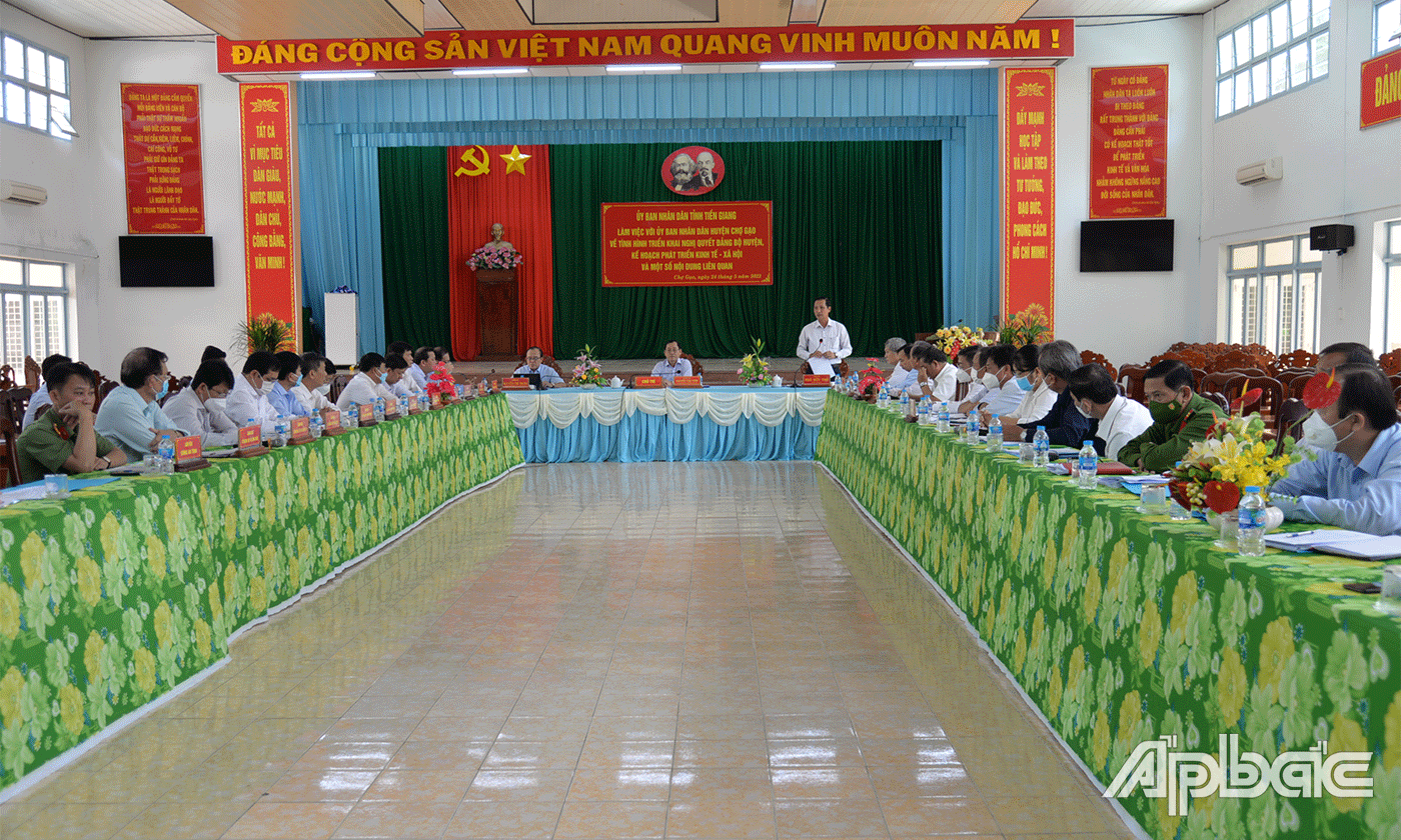 Quang cảnh buổi làm việc.