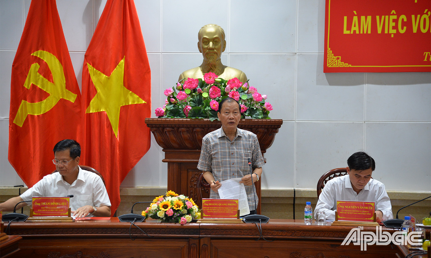 Đồng chí Hoàng Quang Phòng phát biểu tại buổi làm việc