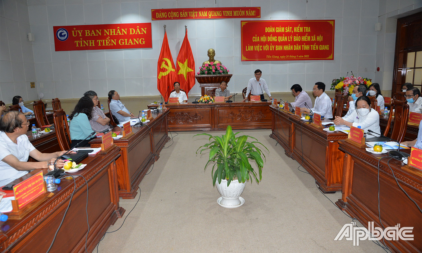 Đồng chí Nguyễn Văn Mười phát biểu tại buổi làm việc