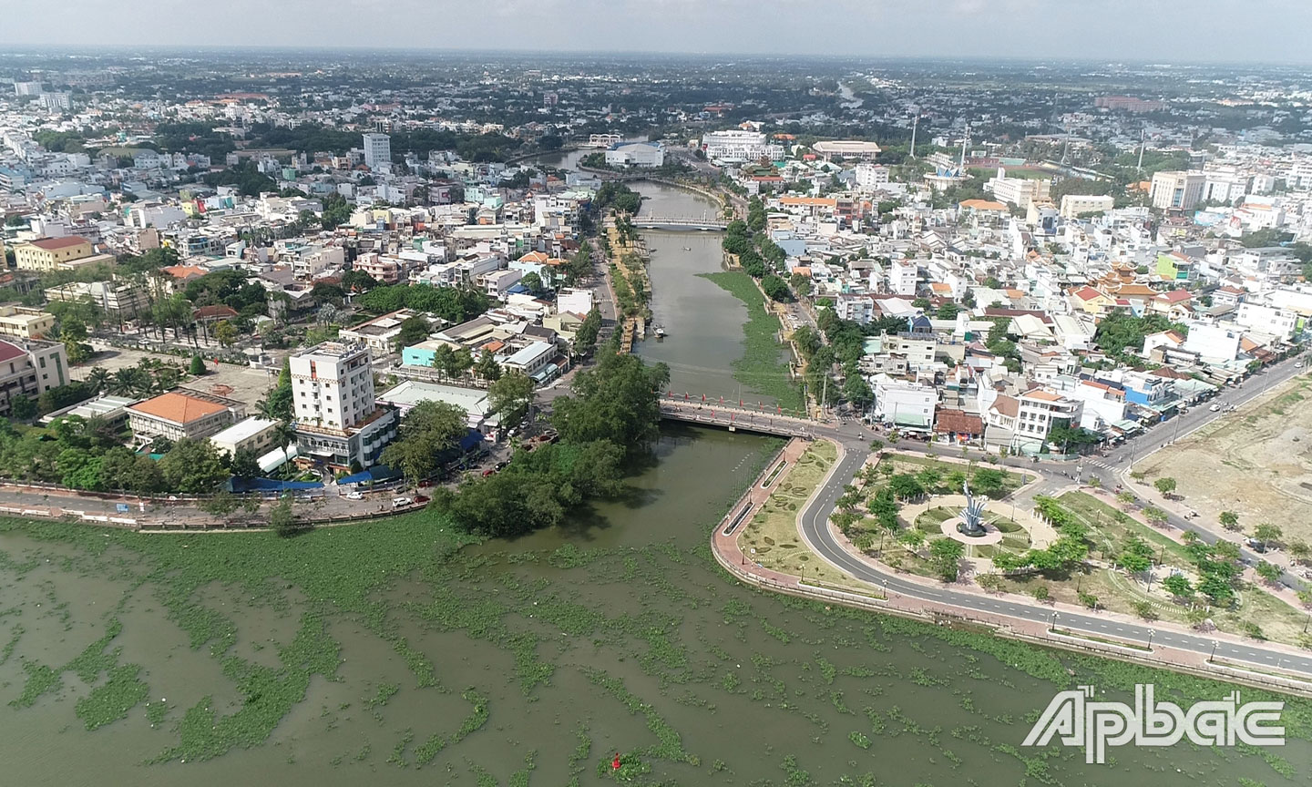 Cửa sông Bảo Định  đổ ra sông Vàm Cỏ Tây trên địa bàn TP. Tân An, tỉnh Long An ngày nay.