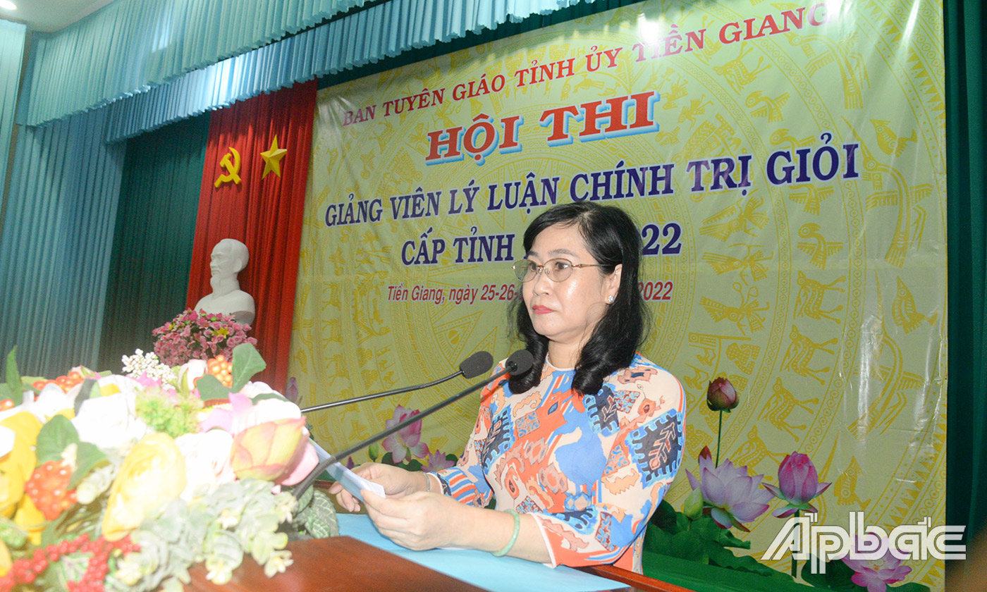 Đồng chí Châu Thị Mỹ Phương phát biểu tại buổi tổng kết.