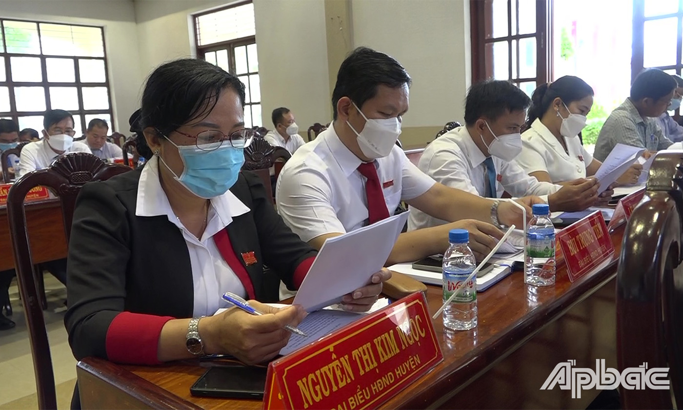 Quang cảnh tại điểm cầu Tiền Giang