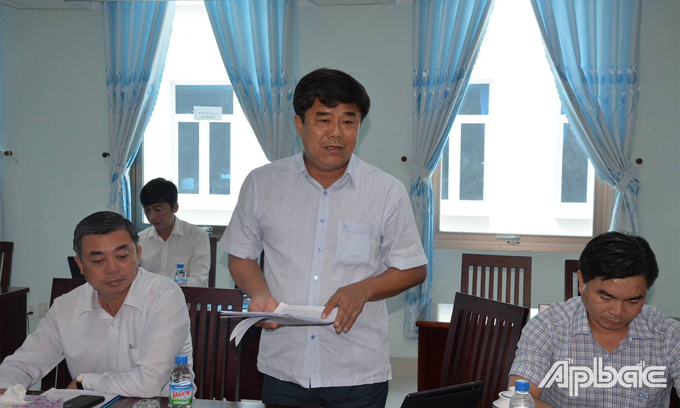 Thành viên Đoàn giám sát phát biểu ý kiến tại buổi làm việc với Sở VHTTDL