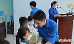 Trao 50 phần quà cho trẻ em có hoàn cảnh khó khăn