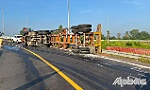 Xe container lật trên đường cao tốc TP. Hồ Chí Minh - Trung Lương