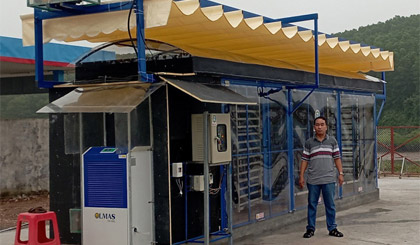 Dùng năng lượng mặt trời sấy thu lợi từ lông gia cầm