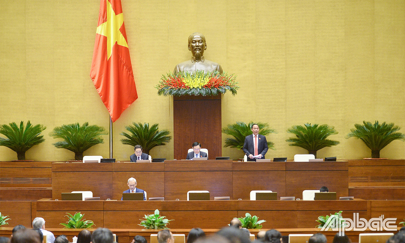 Phó Chủ tịch Quốc hội Trần Quang Phương phát biểu kết luận phiên thảo luận
