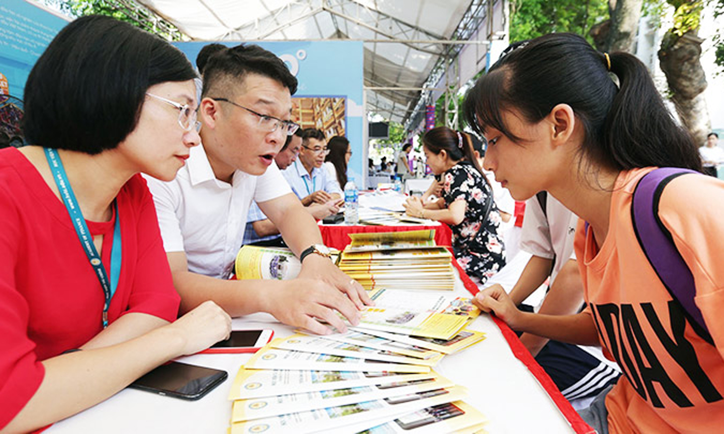 Thí sinh không bị bó hẹp cơ hội khi các trường đa dạng phương thức tuyển sinh. Ảnh: TTXVN