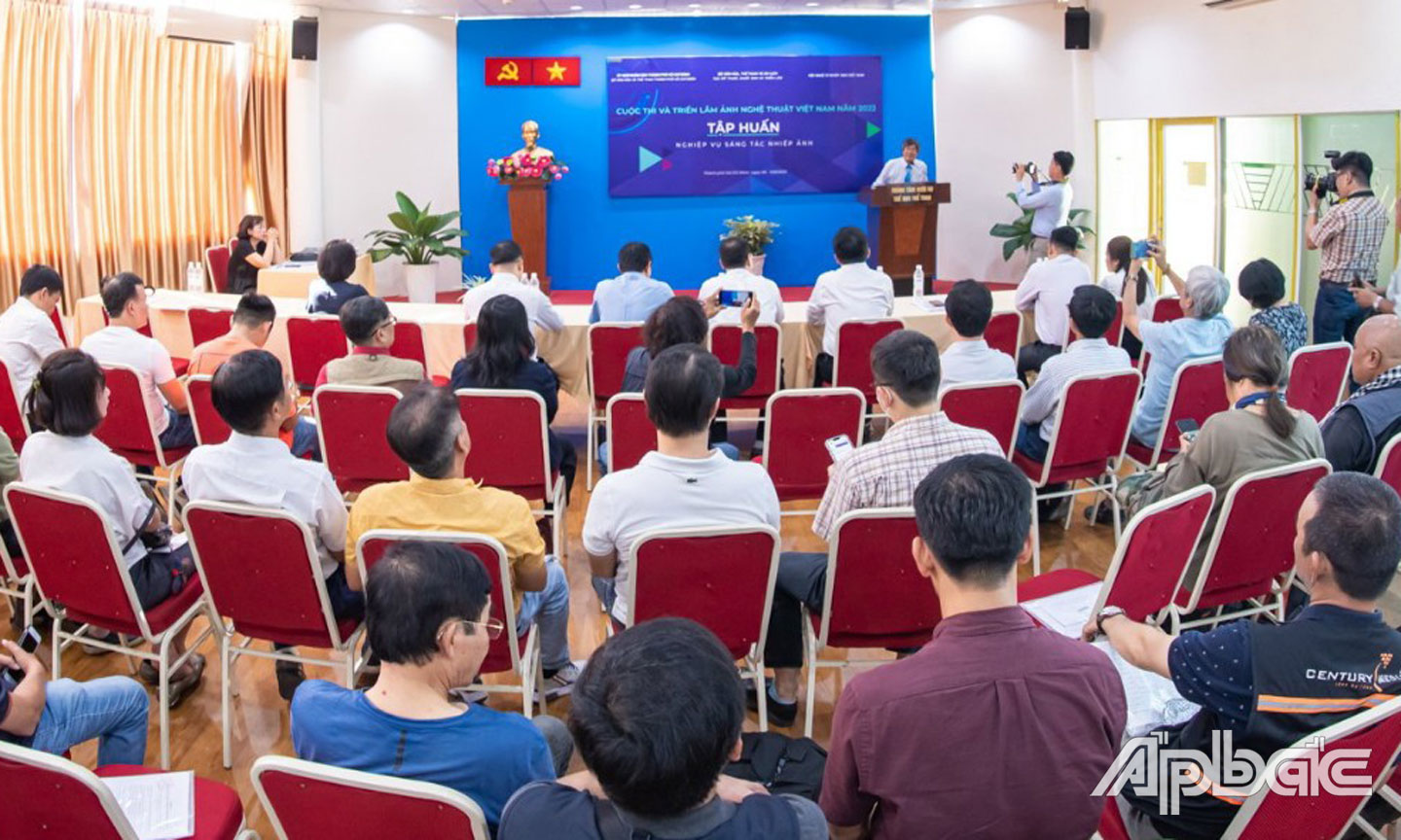 Ông Mã Thế Anh,  Cục trưởng cục Mỹ thuật Nhiếp ảnh & Triển lãm phát biểu tại buổi khai mạc.