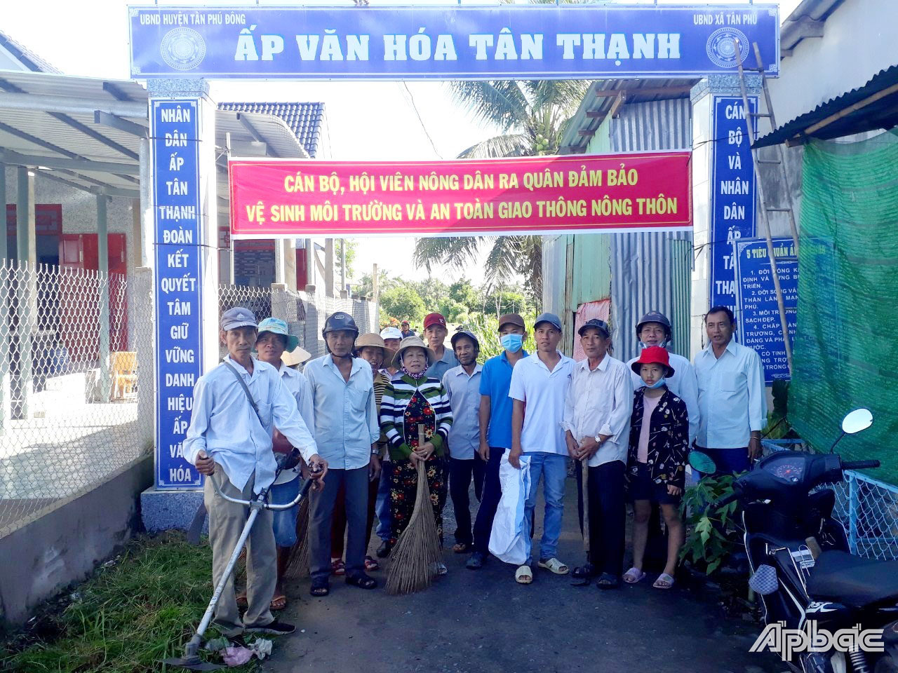 Cán bộ, hội viên, nông dân trên địa bàn tỉnh thời gian qua đã tích cực tham gia các hoạt động đảm bảo ATGT  ở khu vực nông thôn.