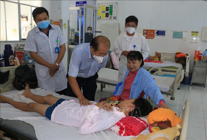 Số ca sốt xuất huyết đang tăng mạnh tại nhiều địa phương. Ảnh: TTXVN