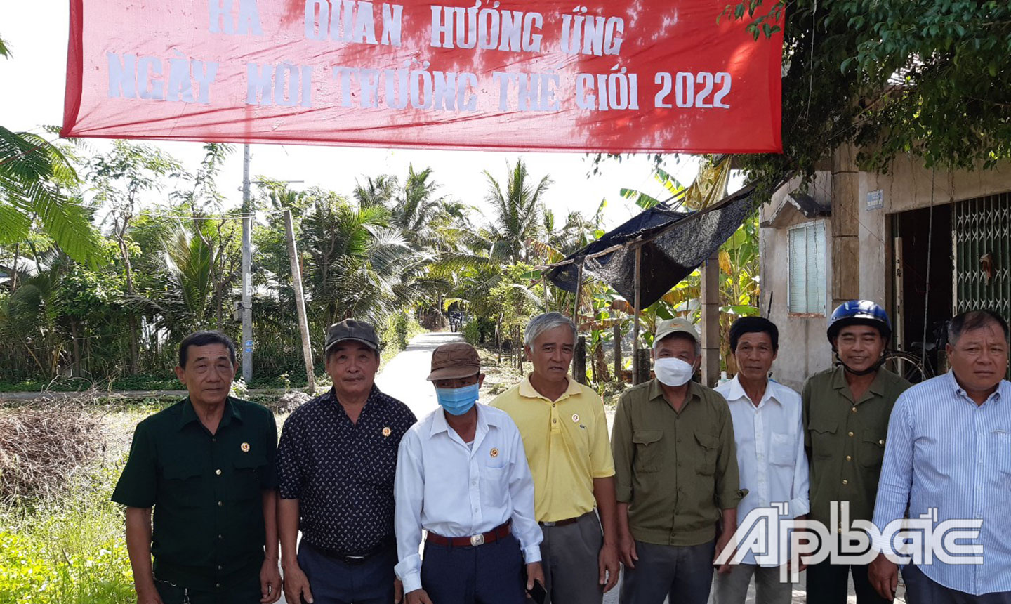 Hội CCB ra quân hưởng ứng Ngày Môi trường thế giới.