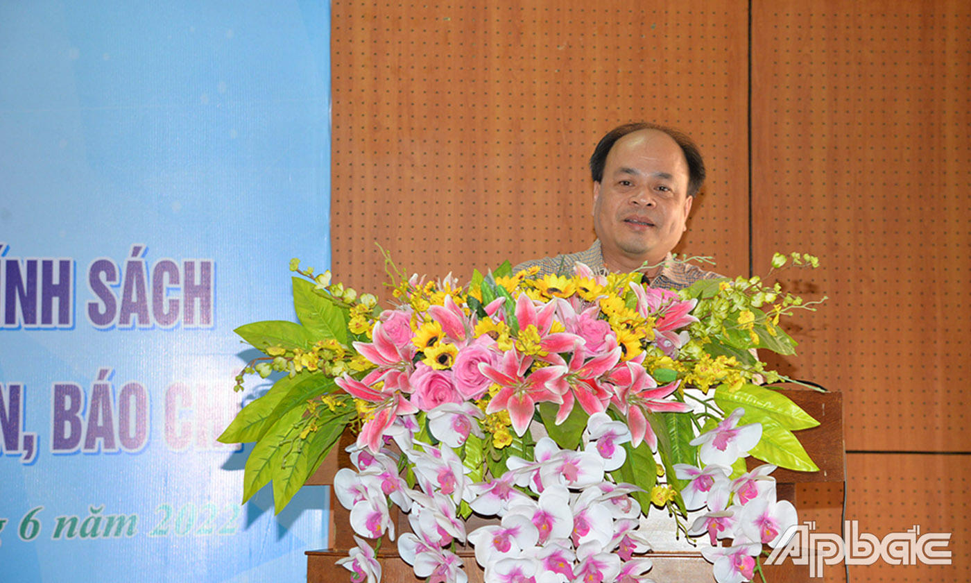 Lãnh đạo Sở Thông tin và Truyền thông tỉnh phát biểu ý kiến