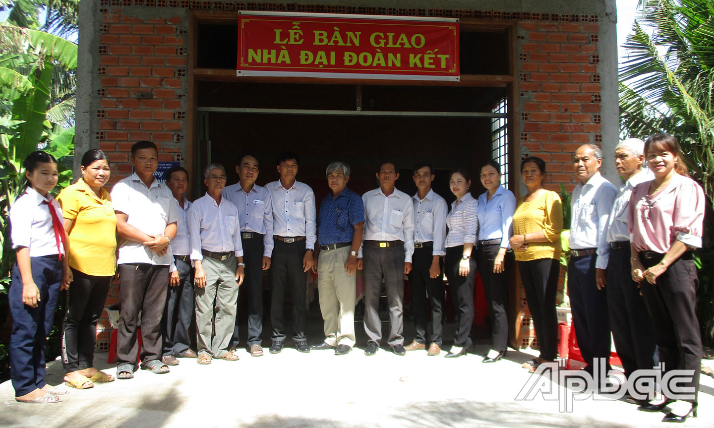 Bàn giao nhà ông PhạmThành Lưu.
